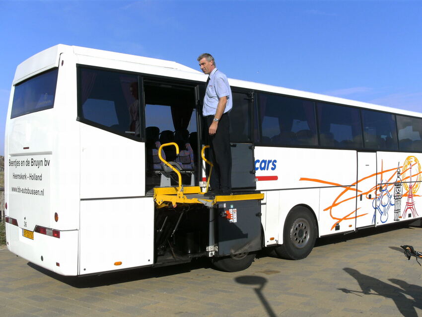 touringcar huren voor rolstoel