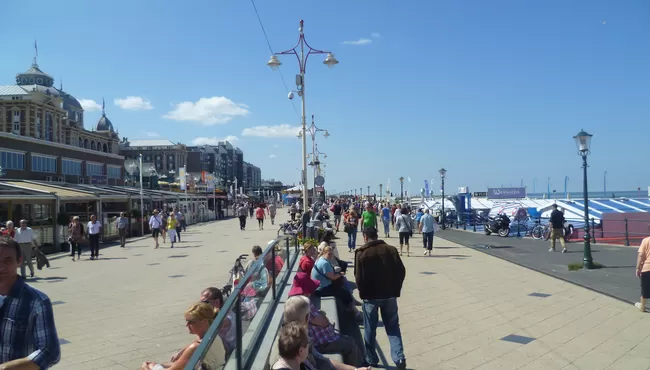 Uitwaaien op het strand van Scheveningen