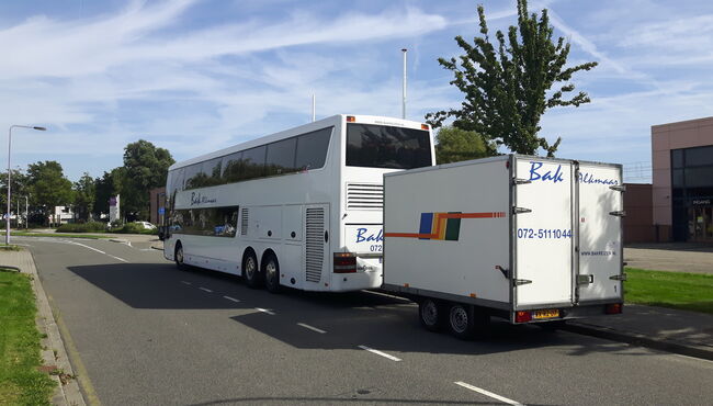 Touringcar huren met bagage aanhanger